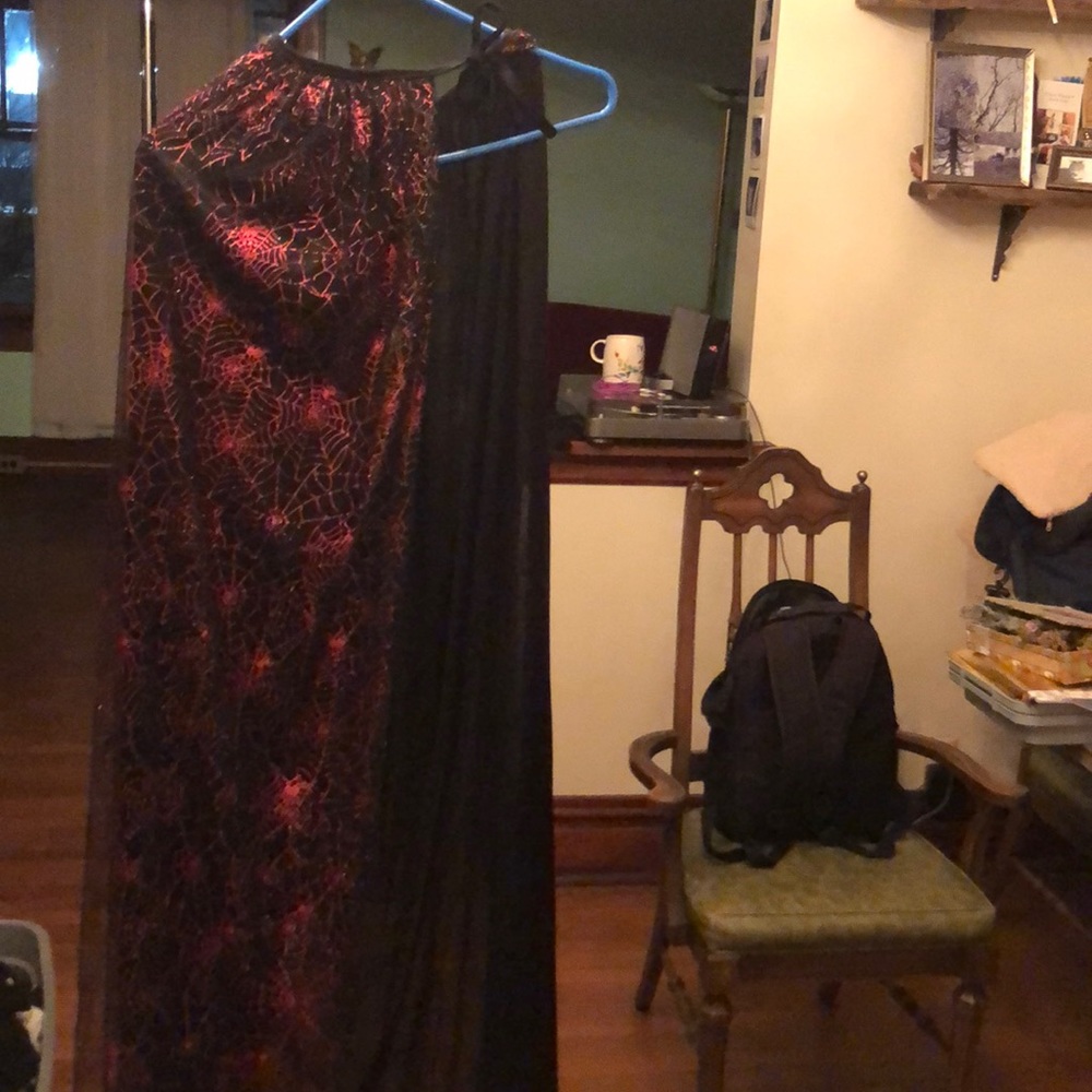 Spider web cape Can be worn around neck or waist